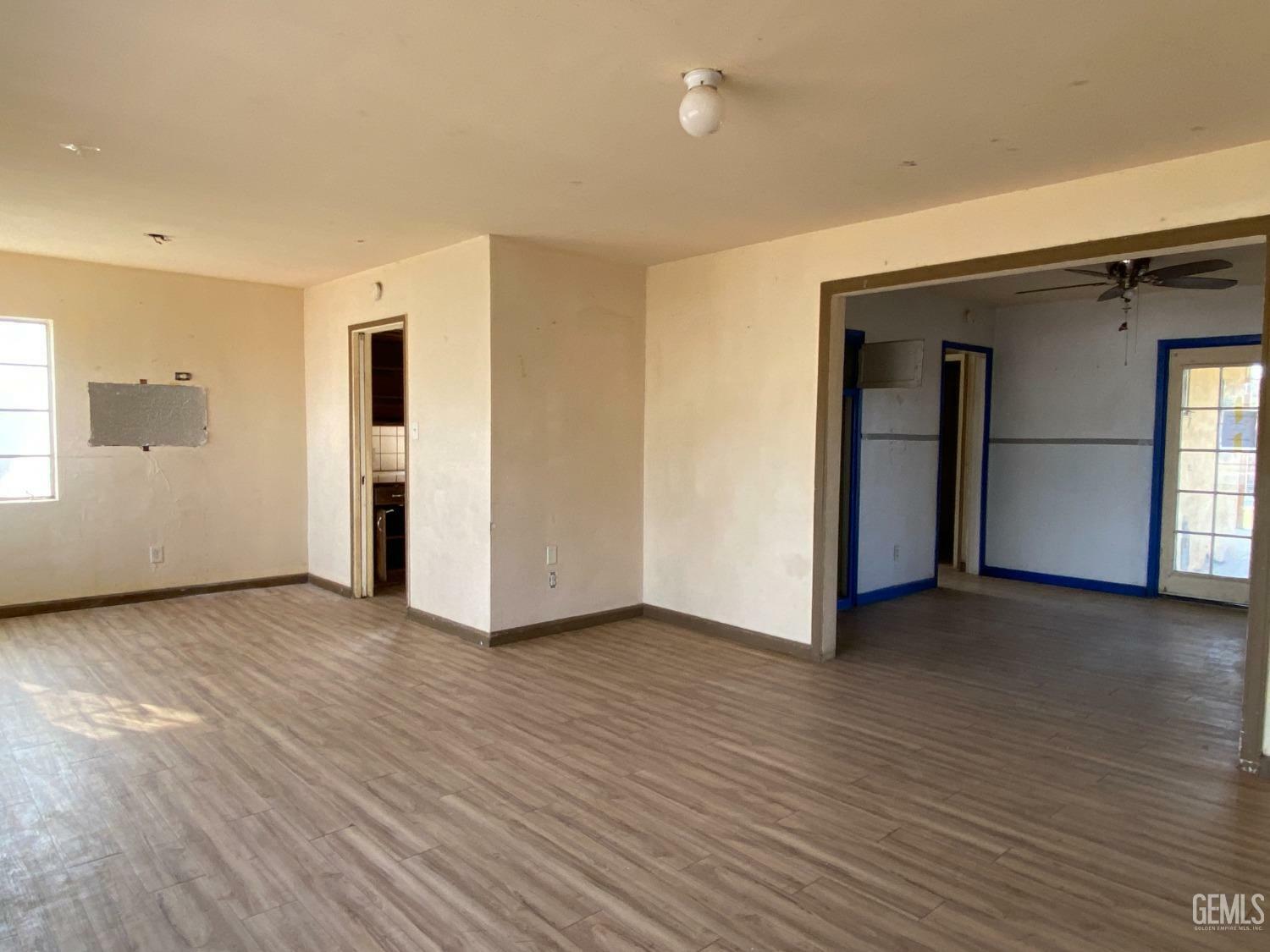 Property Photo:  1501 Edna Street  CA 93304 