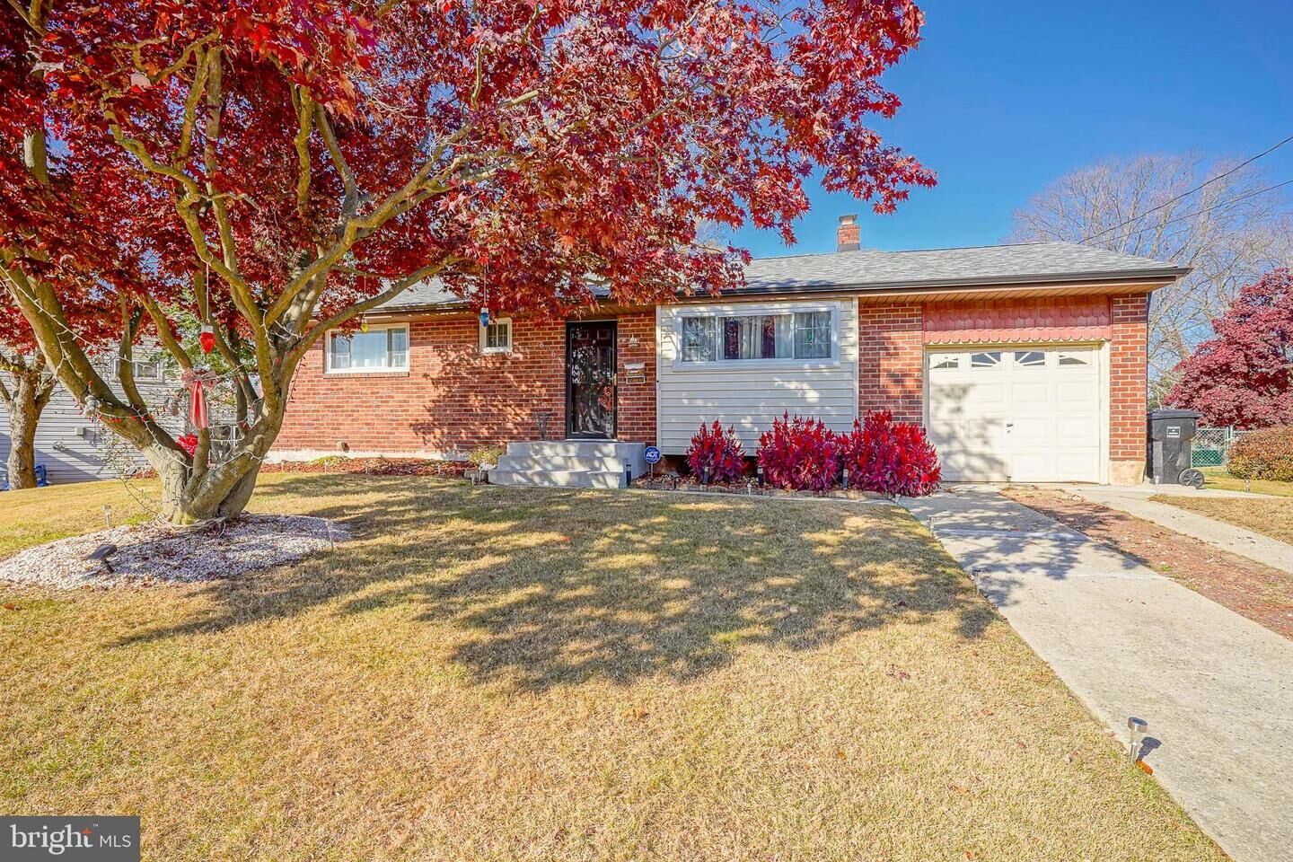 Property Photo:  656 Santa Fe Drive  NJ 08051 