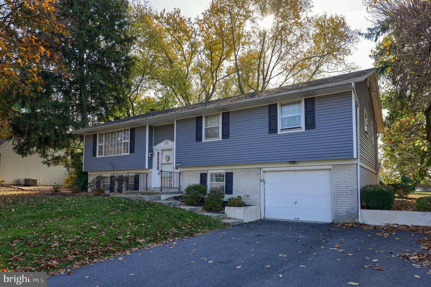 Property Photo:  1821 Amity Drive  PA 17601 