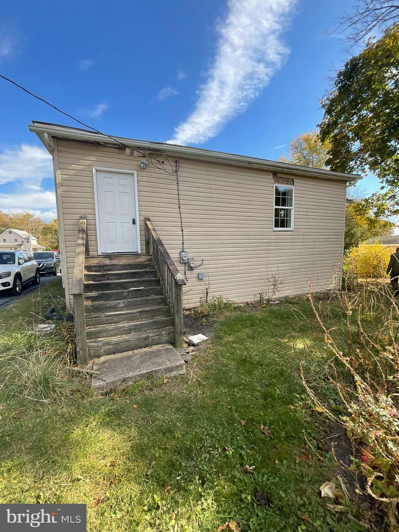 Property Photo:  106 1st Avenue  PA 19352 