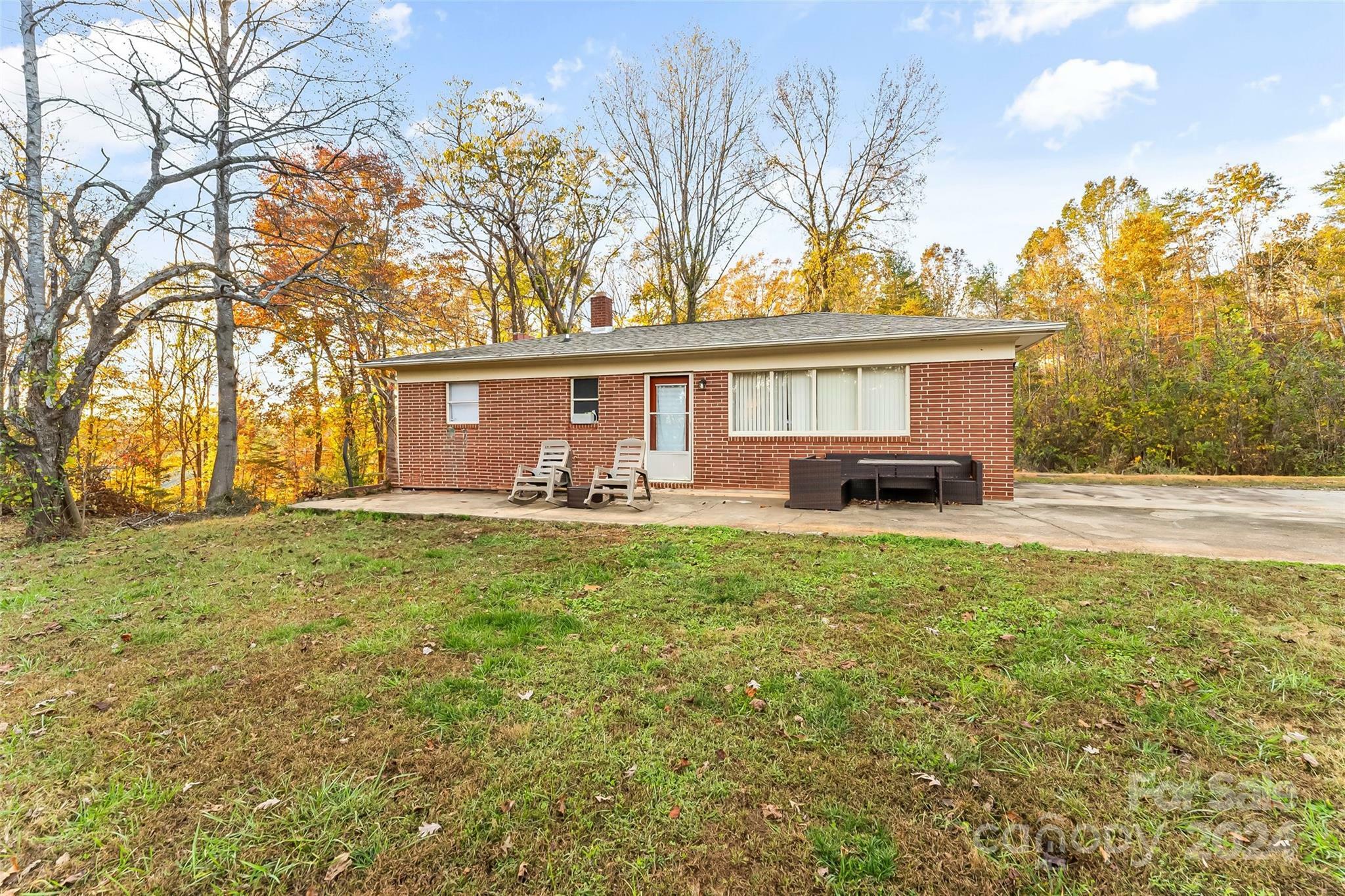 Property Photo:  2725 Moose Lodge Street  NC 28655 