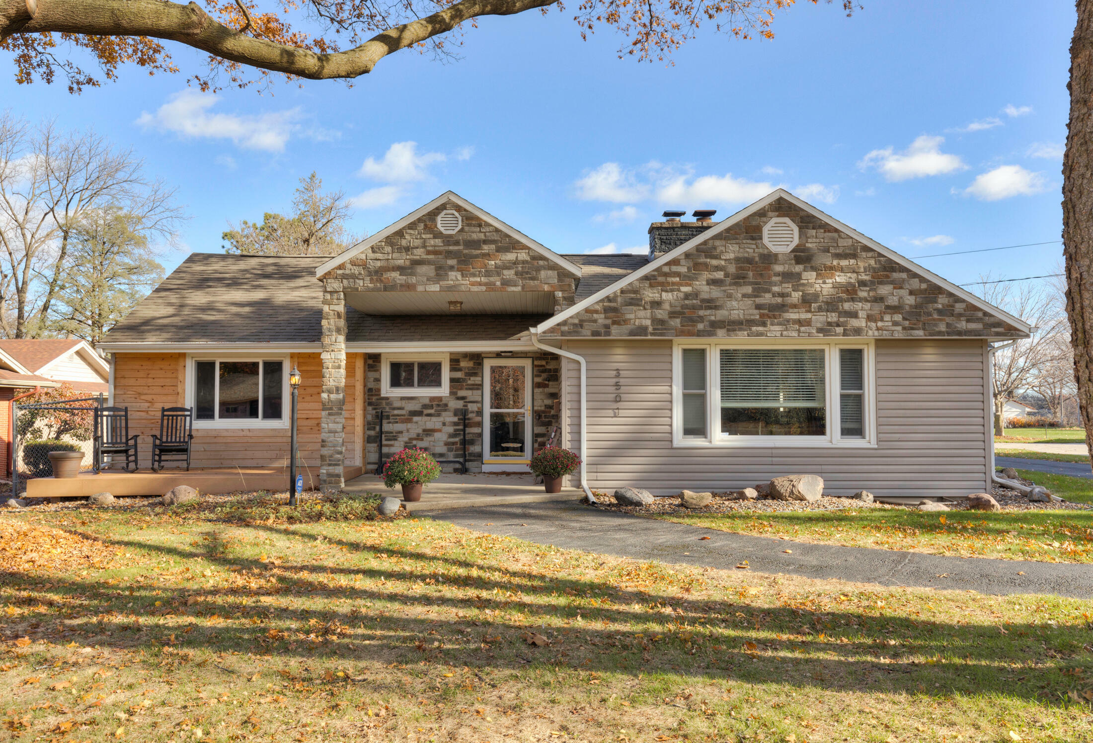 Property Photo:  3501 Wakonda Court  IA 50321 