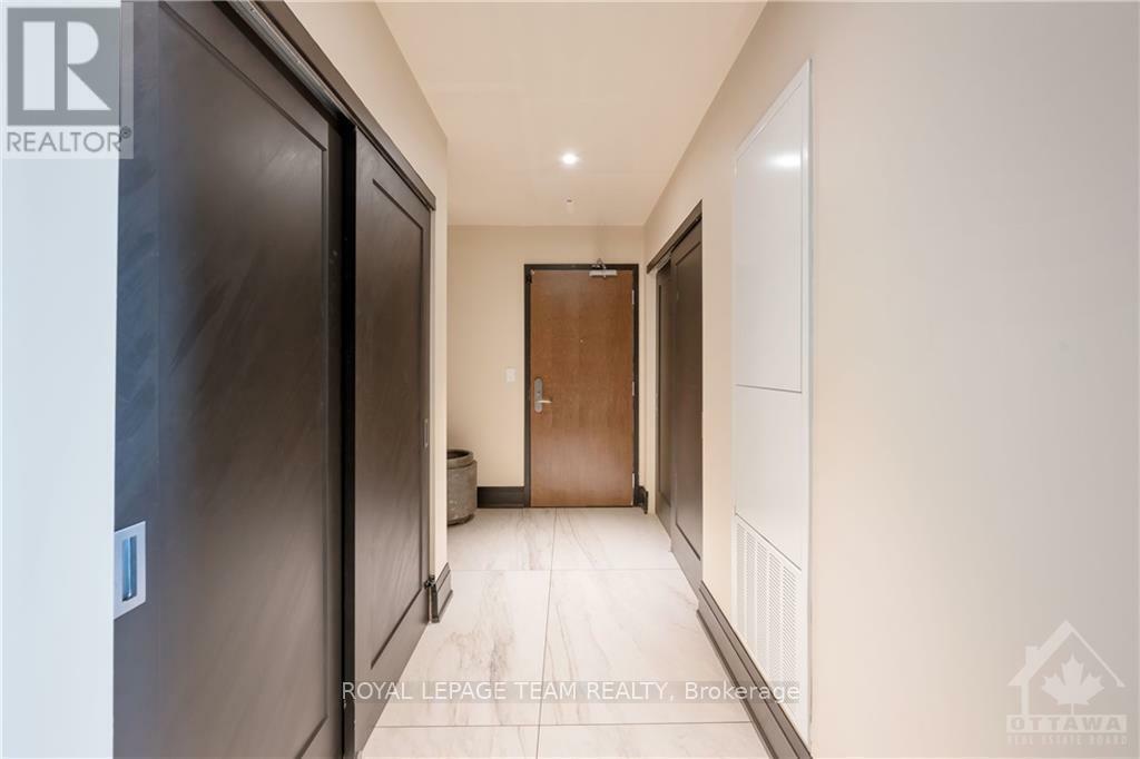 Property Photo:  805 Carling Avenue 4101  ON K1S 5W9 