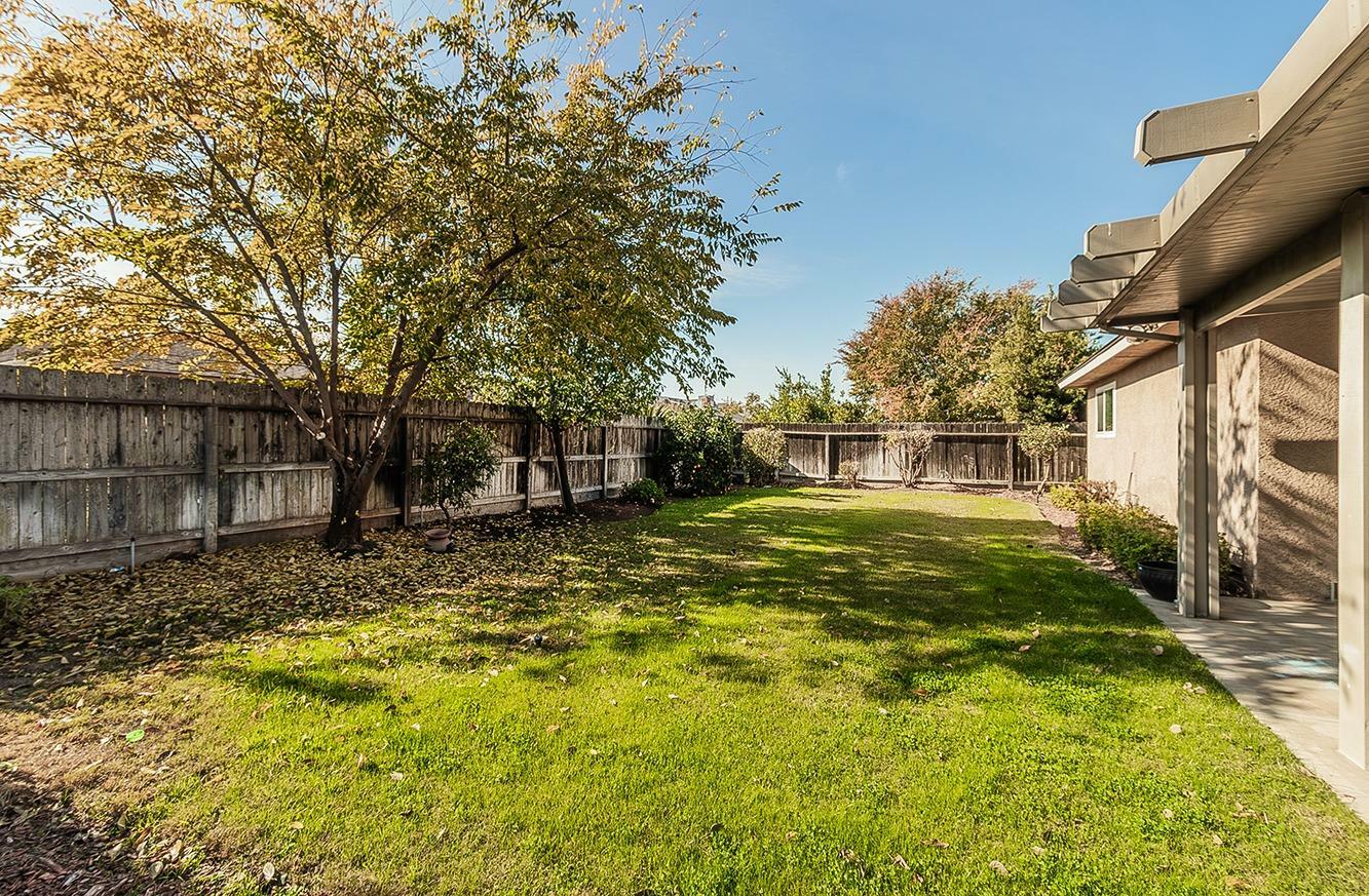 Property Photo:  722 W Ashcroft Avenue  CA 93612 