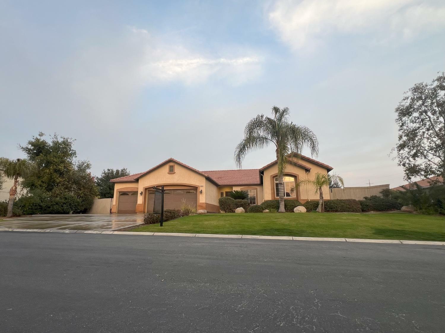 Property Photo:  6607 Carracci Lane  CA 93306 