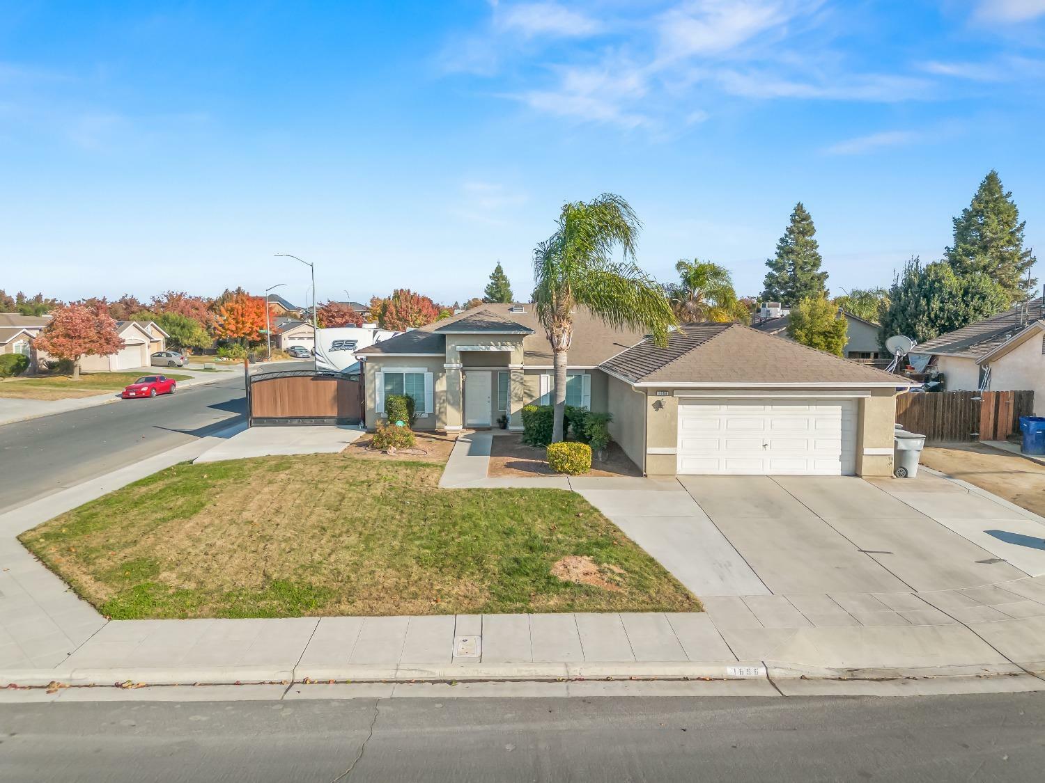 1656 N McCaffrey Avenue  Fresno CA 93722 photo