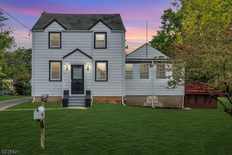 Property Photo:  87 Leghorn Ave  NJ 08807 