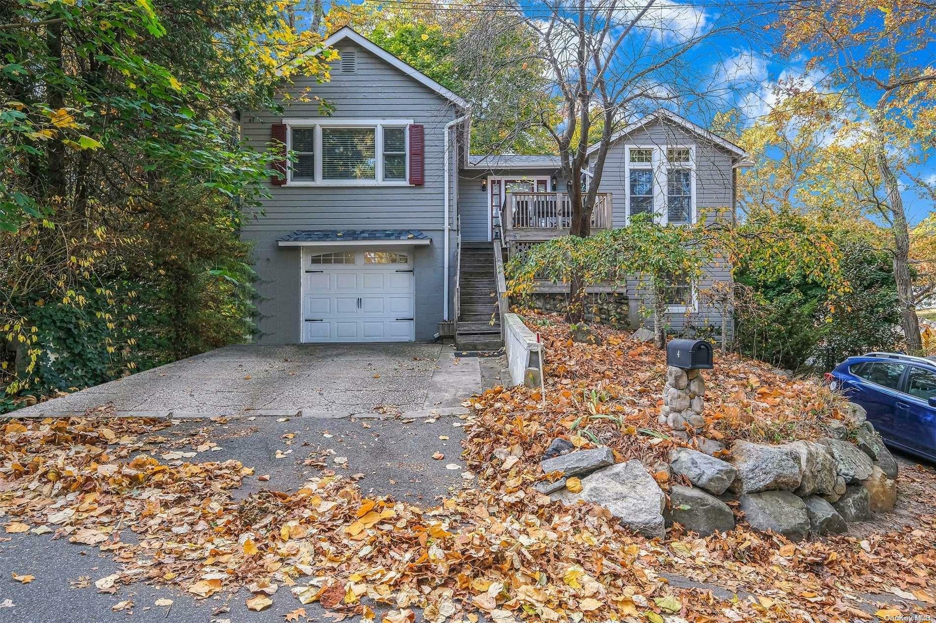 Property Photo:  4 Bellrose Road  NY 11789 