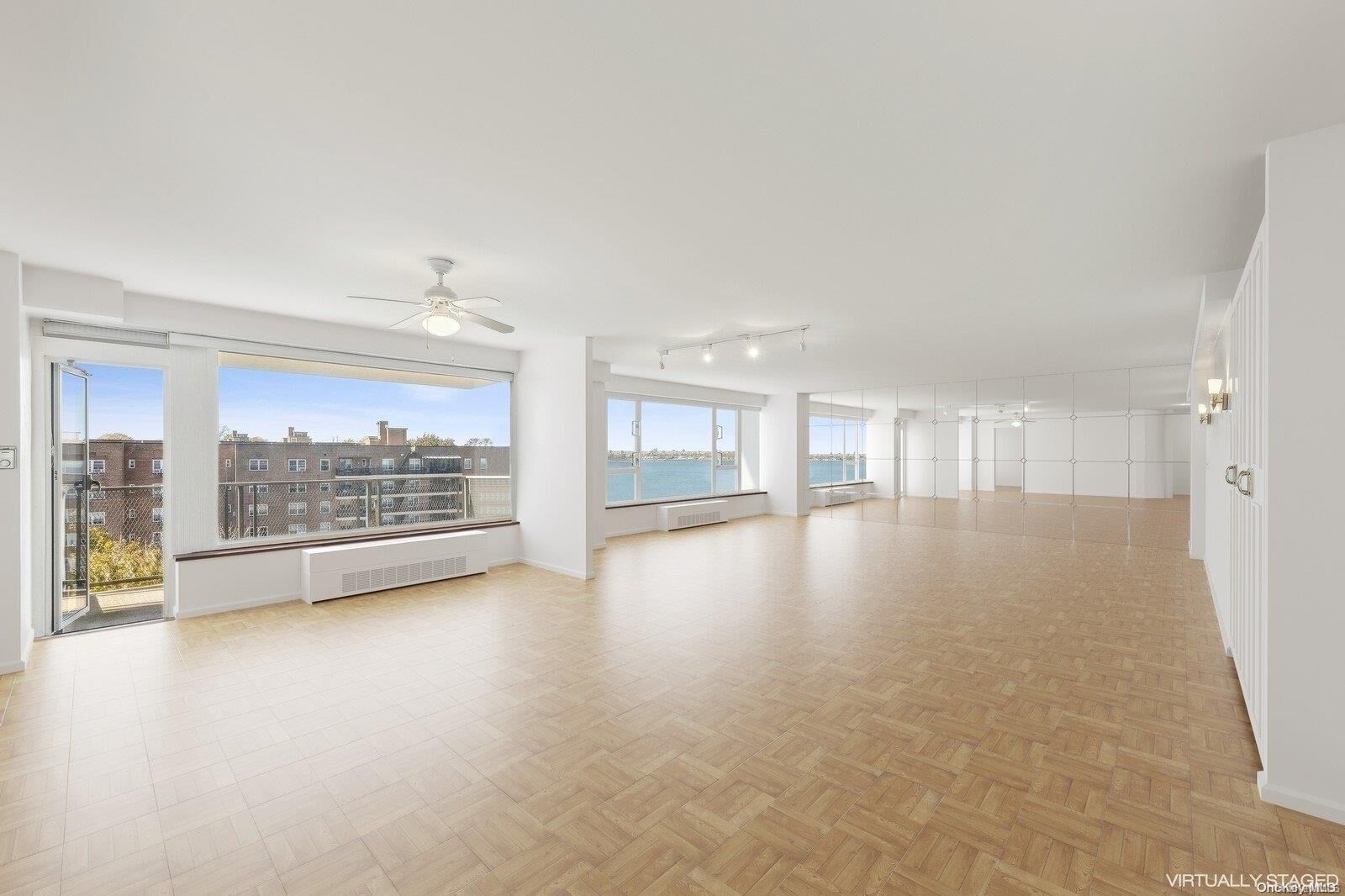 Property Photo:  166-25 Powells Cove Boulevard 8D  NY 11357 