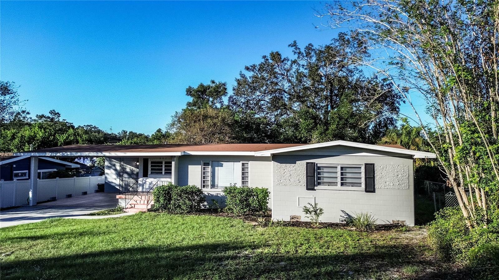 Property Photo:  807 Avenue M SE  FL 33880 