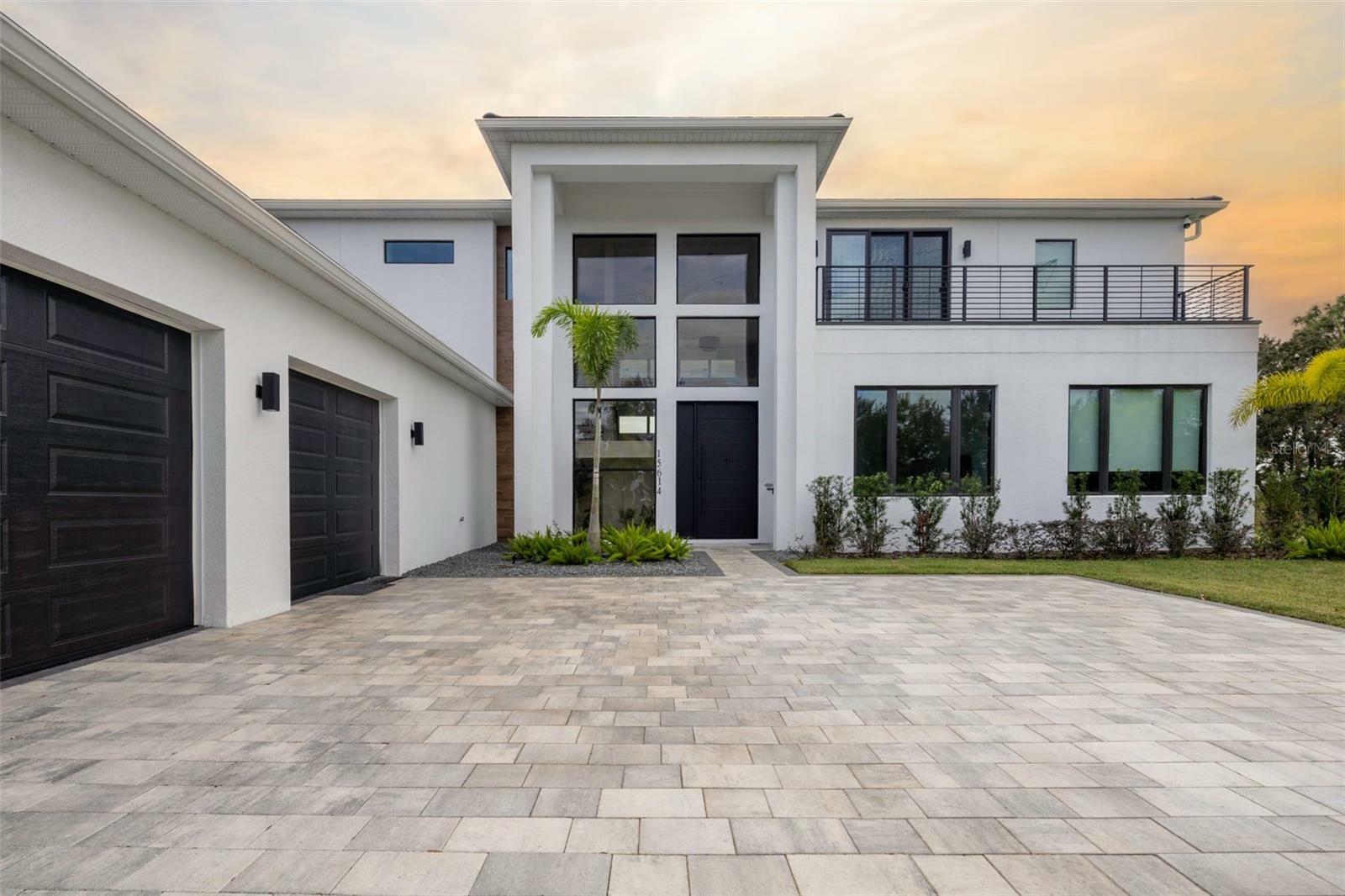 Property Photo: 15614 Espalier Way FL 34787