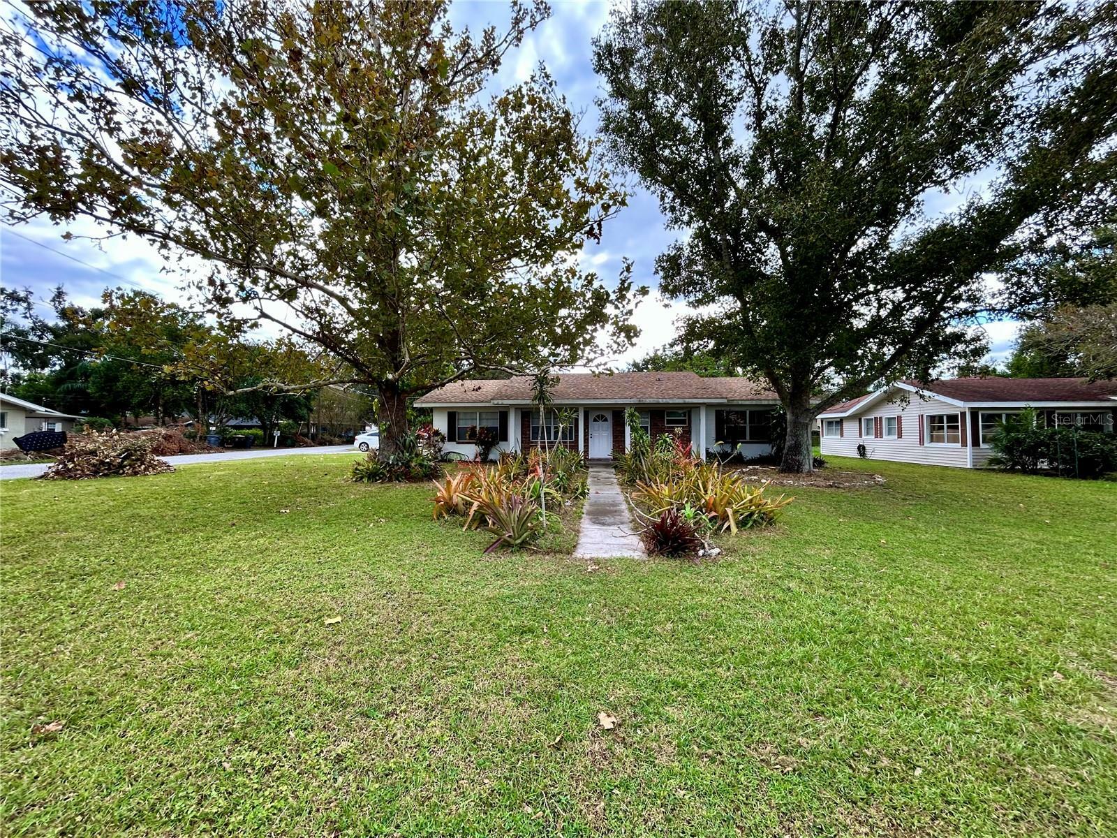 Property Photo:  217 W Lake Ina Drive  FL 33884 