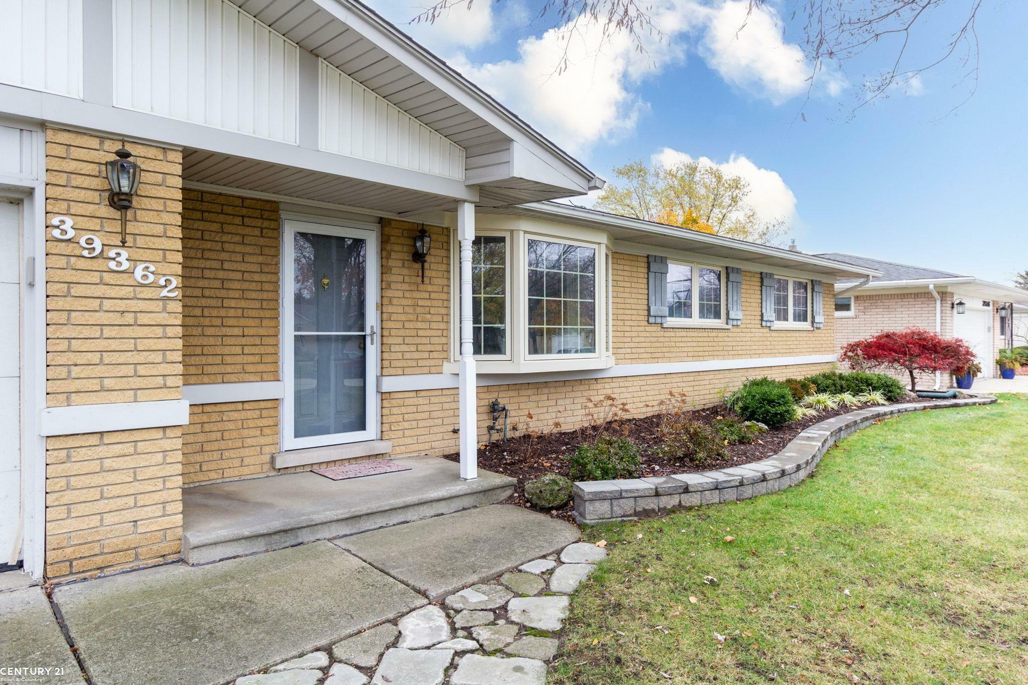 Property Photo:  39362 Aynesley Street  MI 48038 