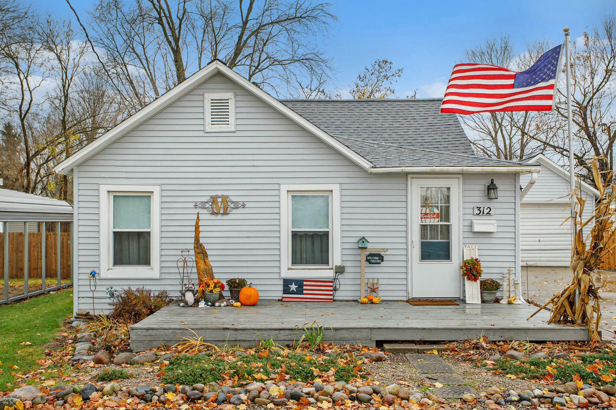 Property Photo:  312 Lee Street  MI 49094 