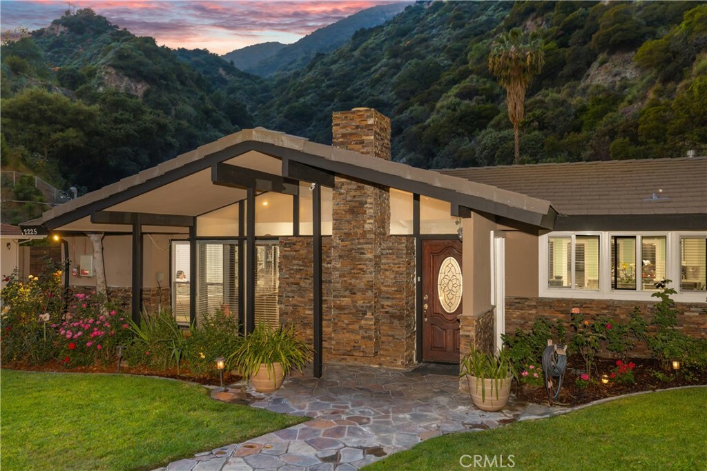 Property Photo:  2225 Canyon Road  CA 91006 