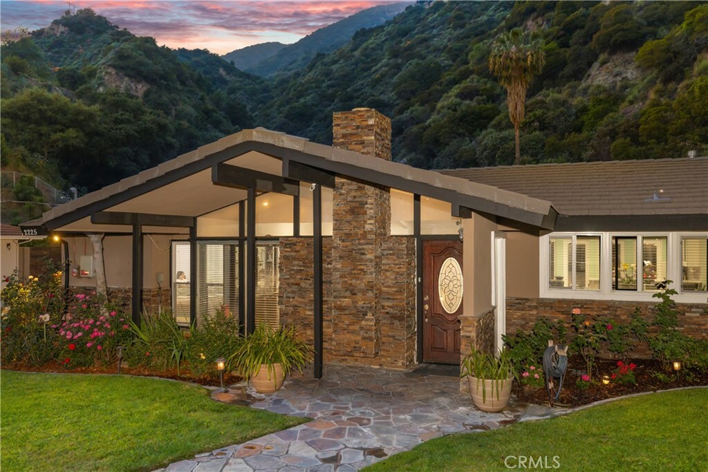 Property Photo:  2225 Canyon Road  CA 91006 