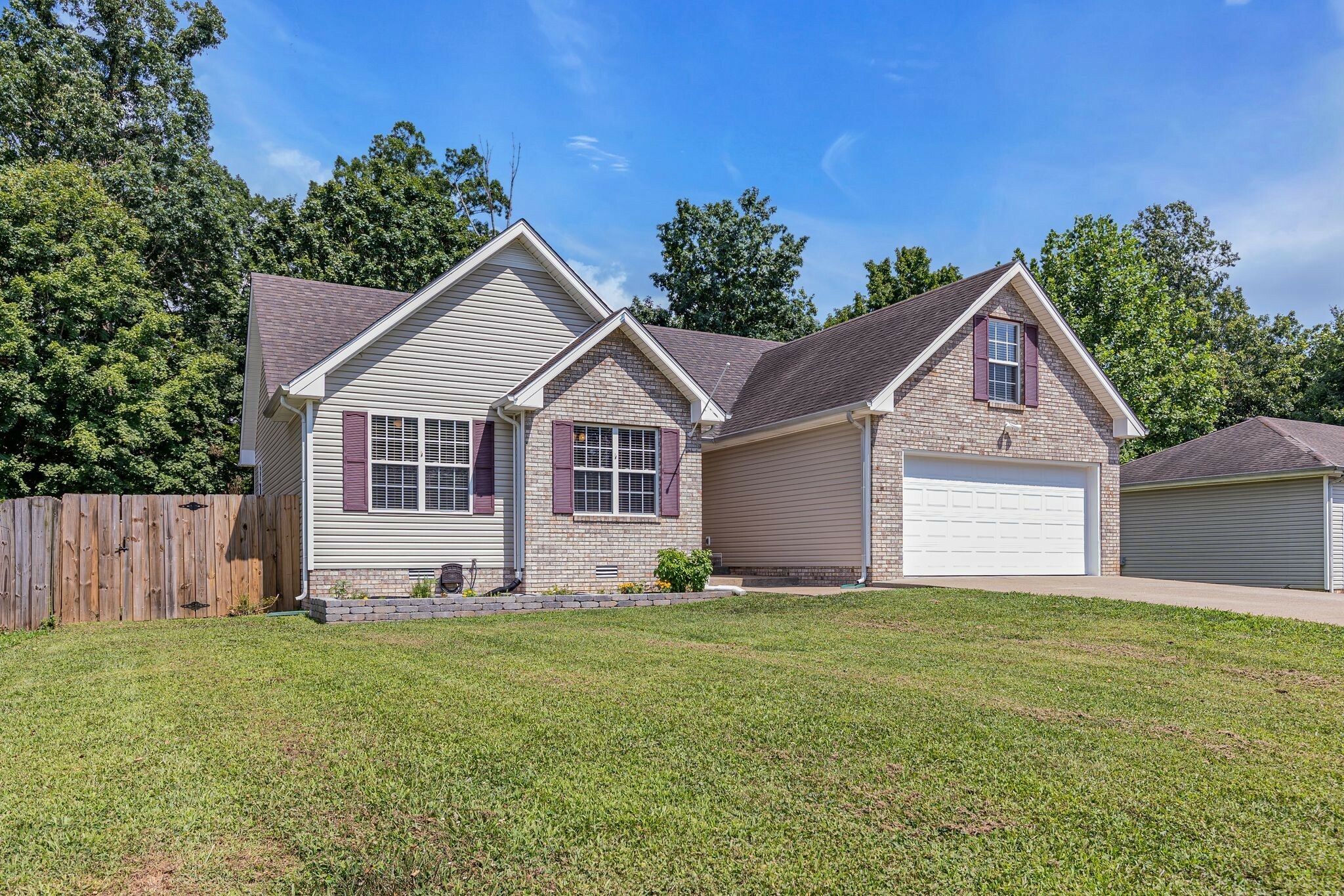 Property Photo:  3322 S Senseney Cir  TN 37042 