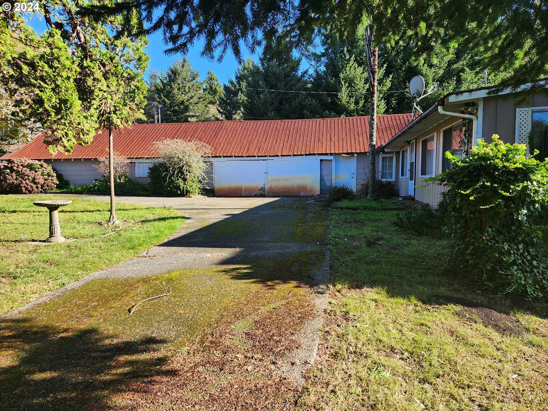 Property Photo:  16051 S Highway 101  OR 97415 