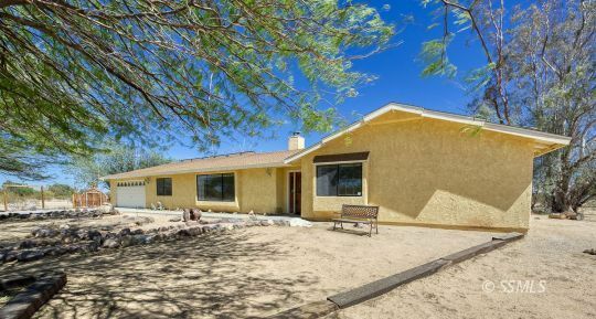 Property Photo: 6319 Denise Ave CA 93527
