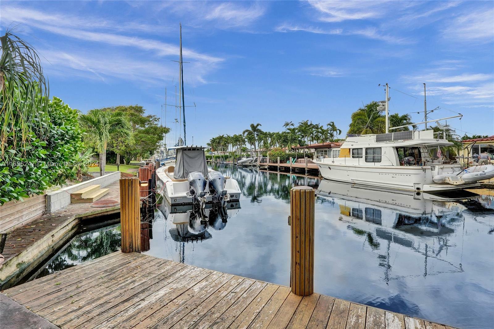 Property Photo:  901 Guava Isle  FL 33315 