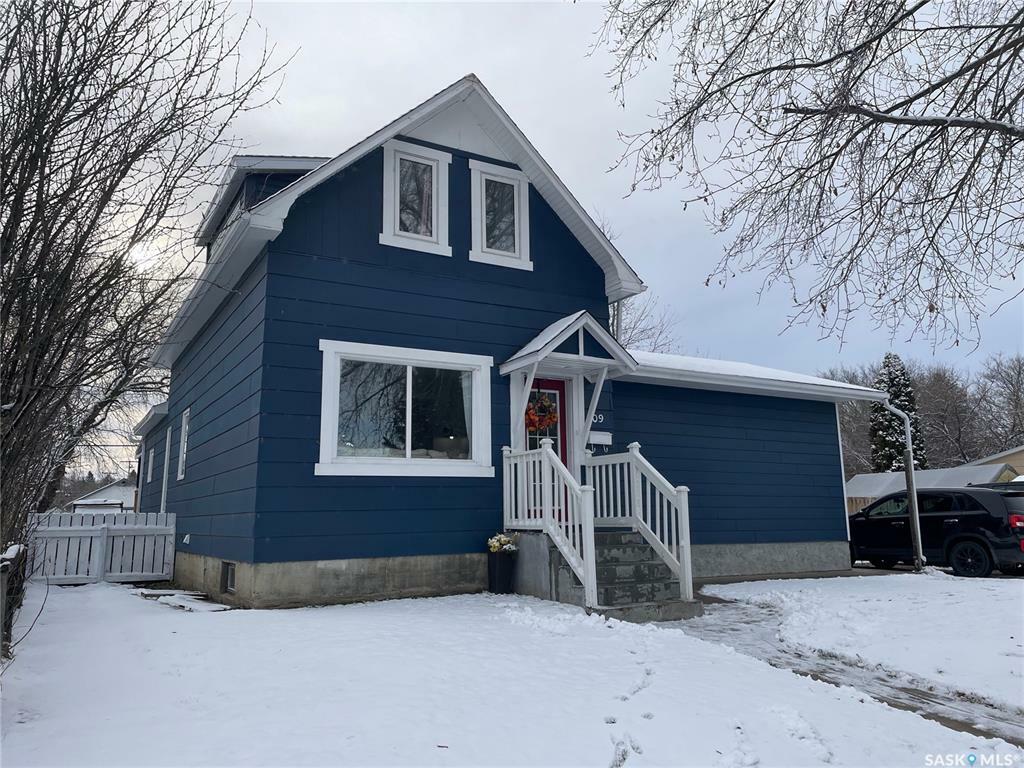 Photo de la propriété:  809 14th Street W  SK S6V 3M3 