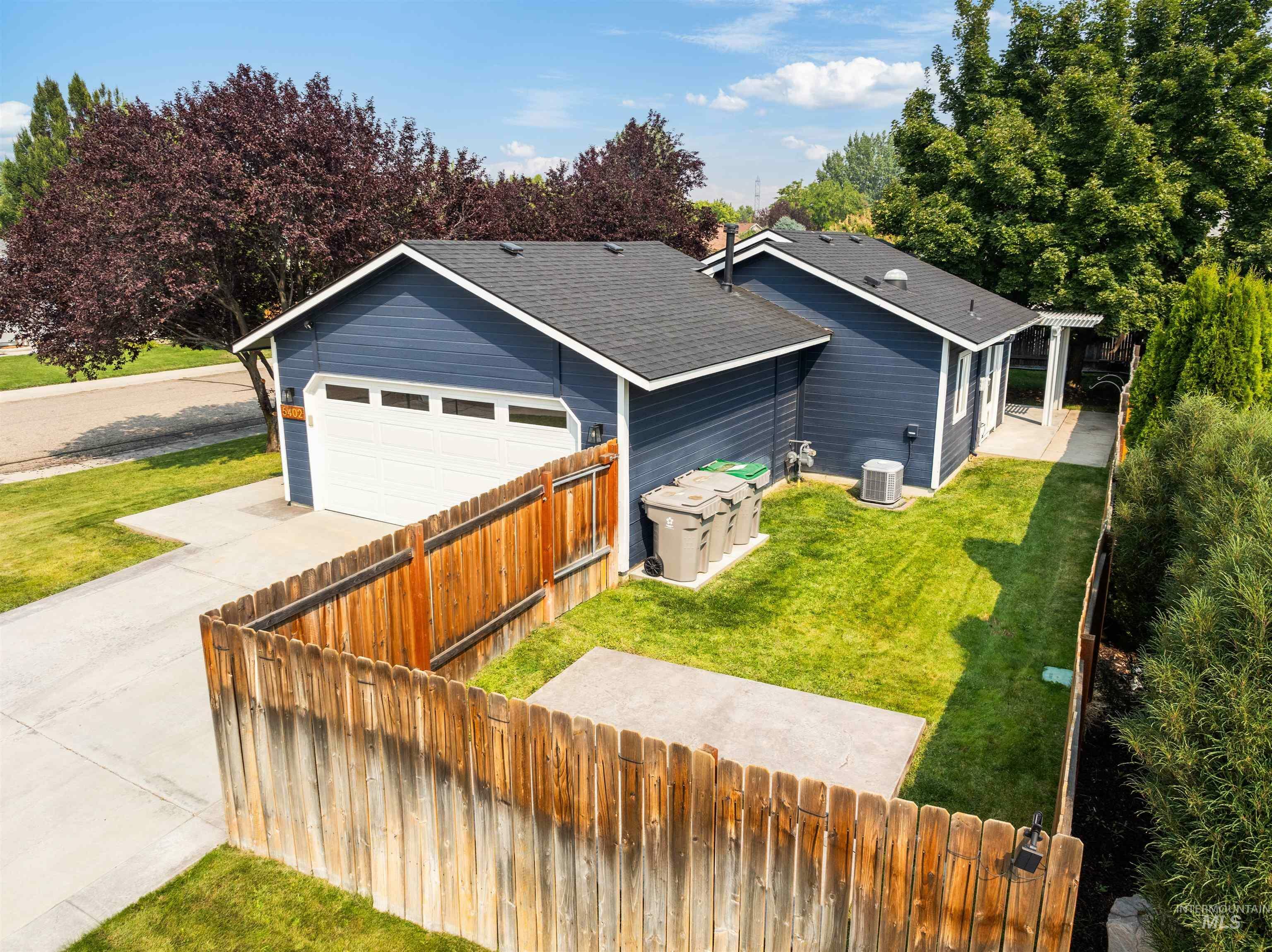 Property Photo:  5402 S Paintbrush Pl  ID 83716-6884 