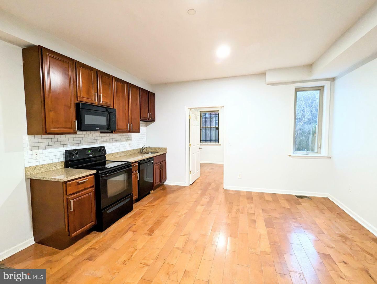 Property Photo: 1628 W Susquehanna Avenue PA 19121