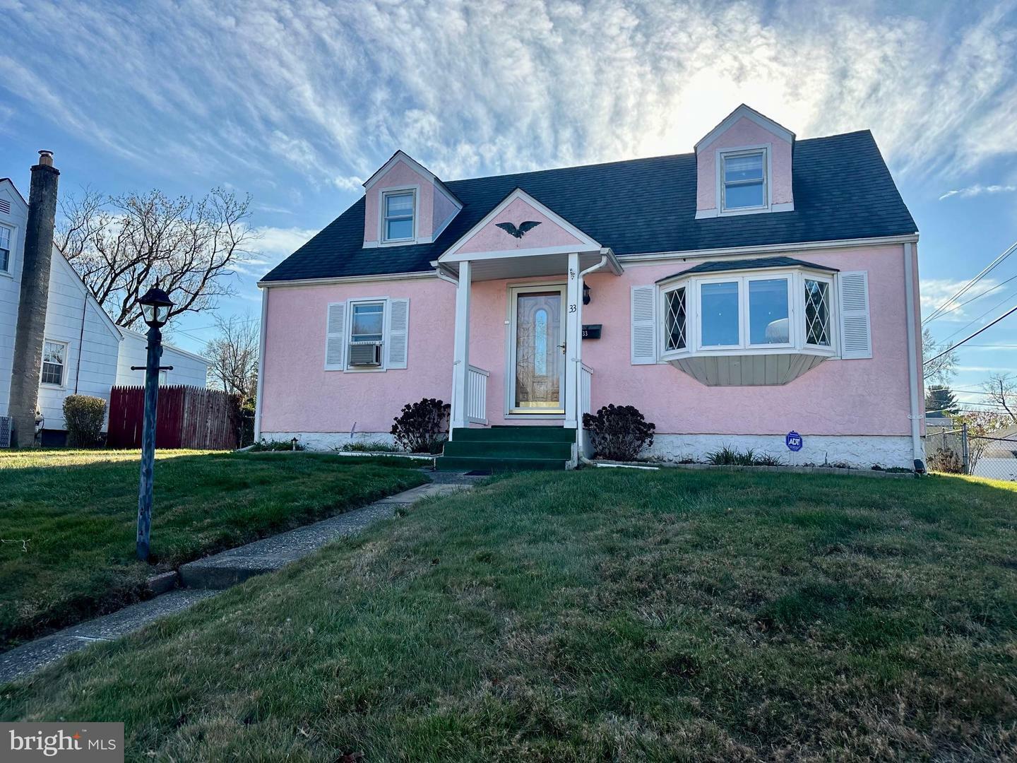 Property Photo:  33 Norwyn Road  PA 19040 