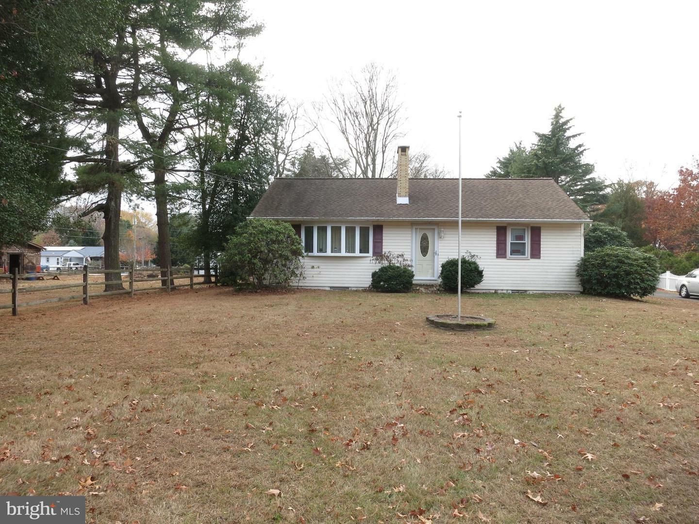 Property Photo:  218 W Railroad Avenue  NJ 08012 