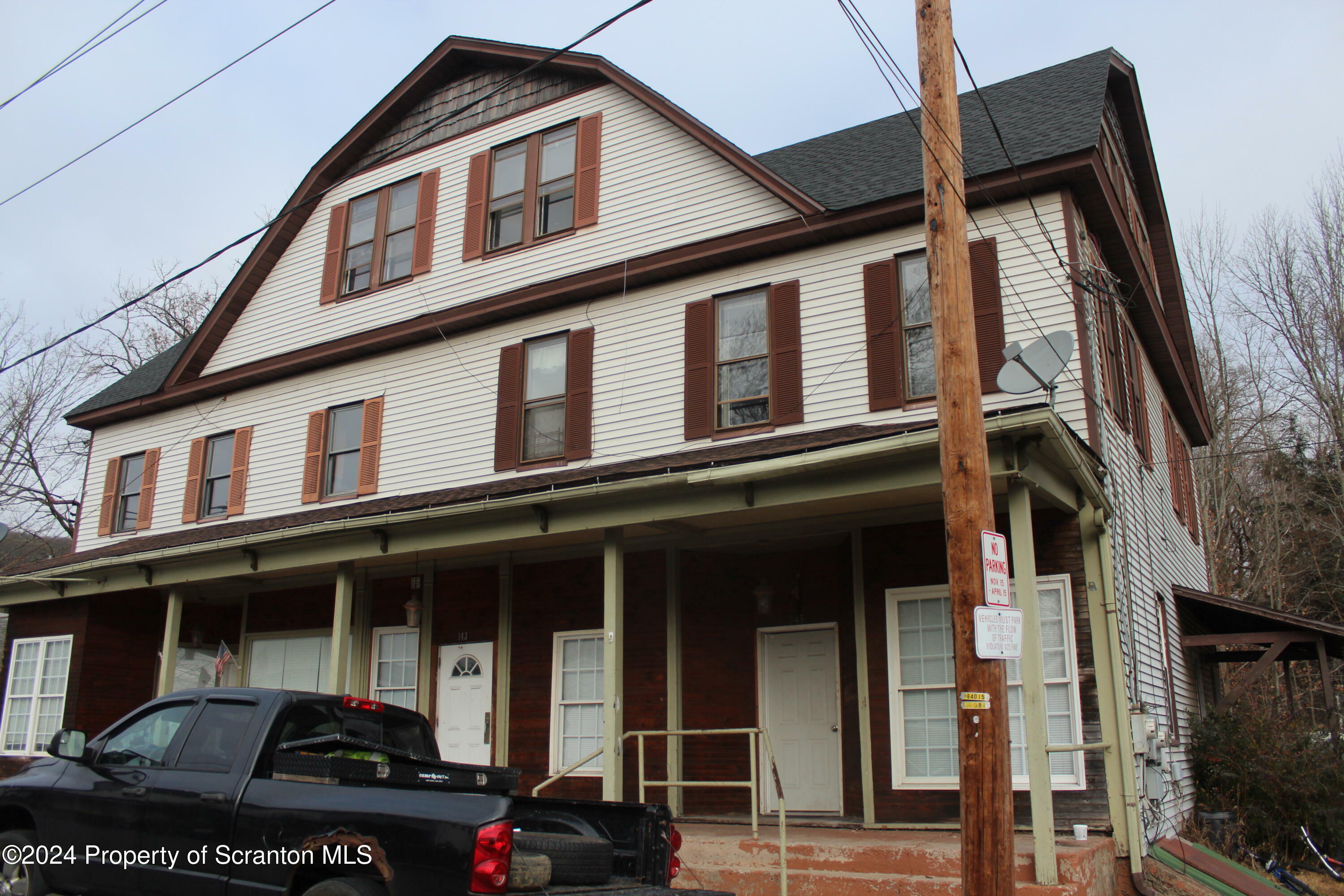 139 South Street  Waymart PA 18472 photo