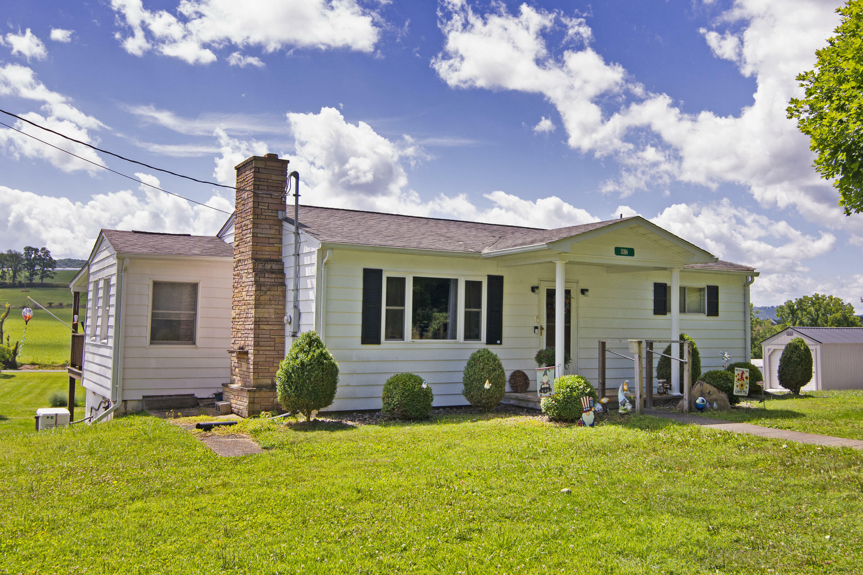 9612 Alta Dr  Asbury WV 24916 photo
