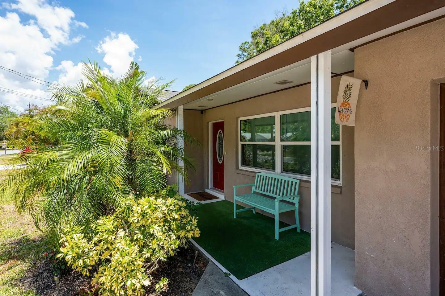 Property Photo:  2536 Arapaho Street  FL 34231 