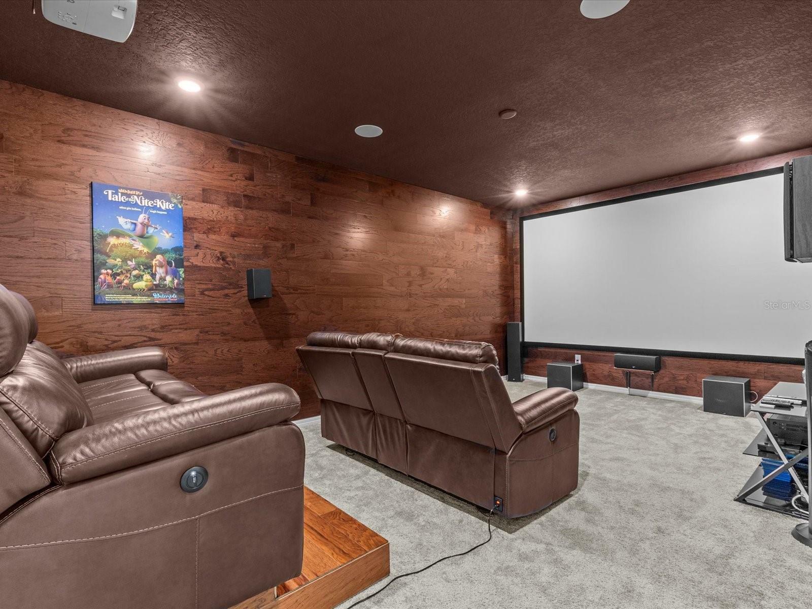 Property Photo: 19270 Briarbrook Drive FL 33647