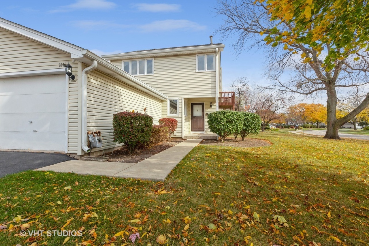 1616 Prestwick Drive  Naperville IL 60563 photo