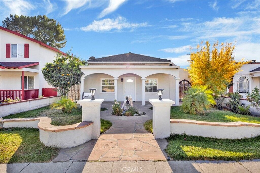 Property Photo: 2010 Glenwood Road CA 91201
