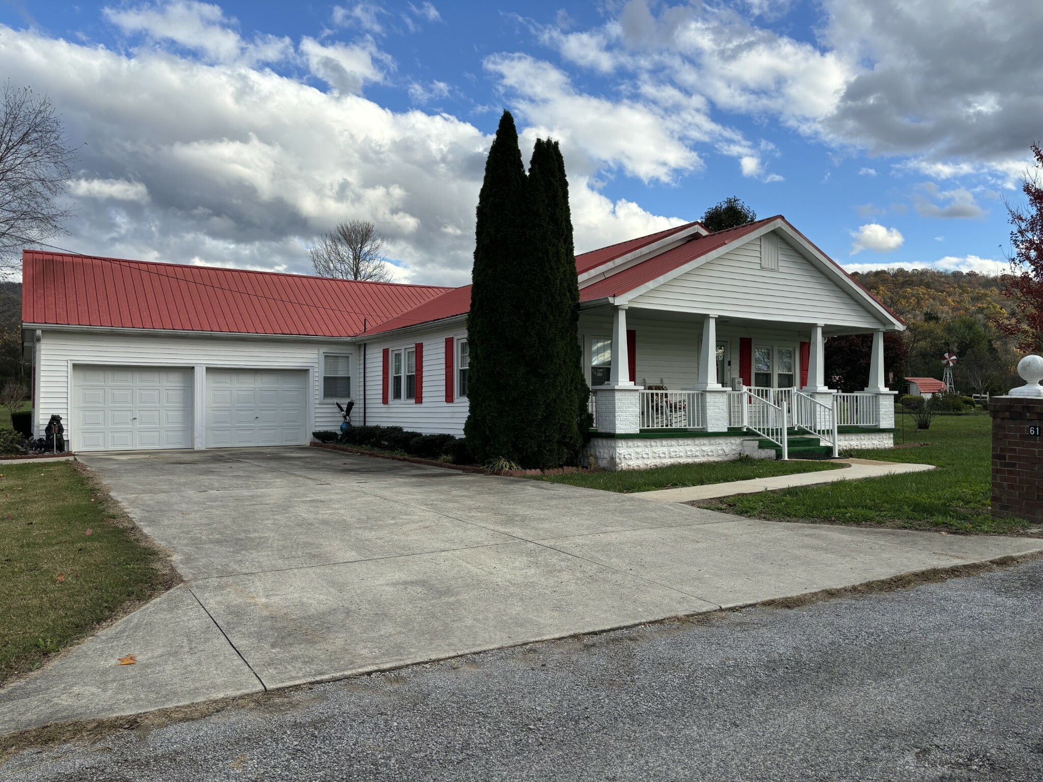 Property Photo:  61 Frank Woodlee Rd  TN 37366 