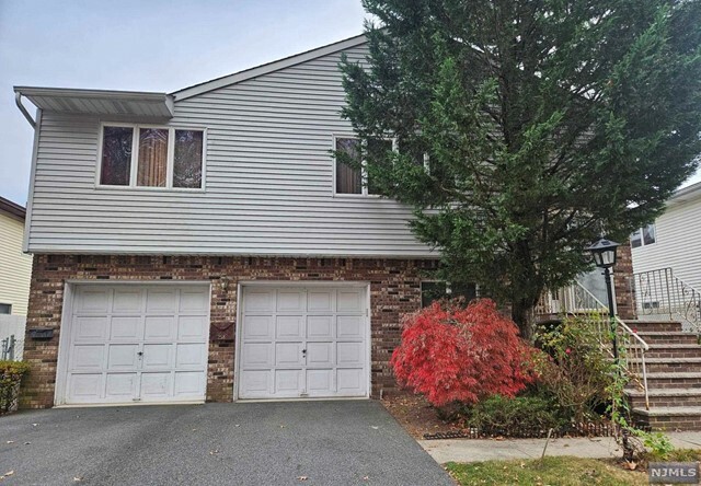 Property Photo:  258 Lee Street  NJ 07407 