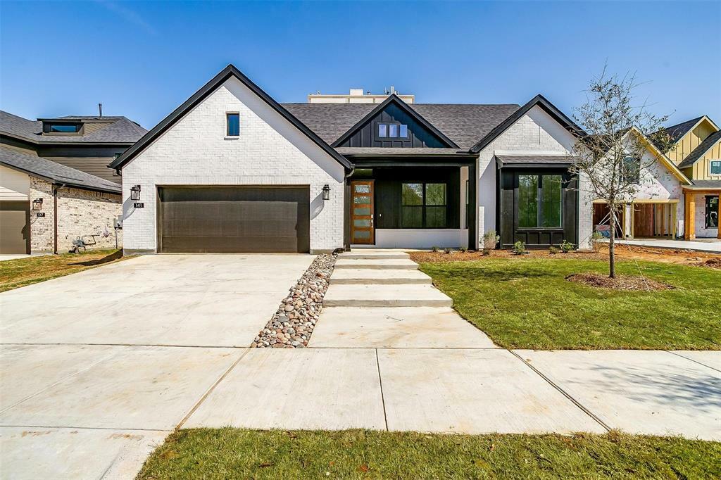 Property Photo: 141 Paxton Circle TX 76013