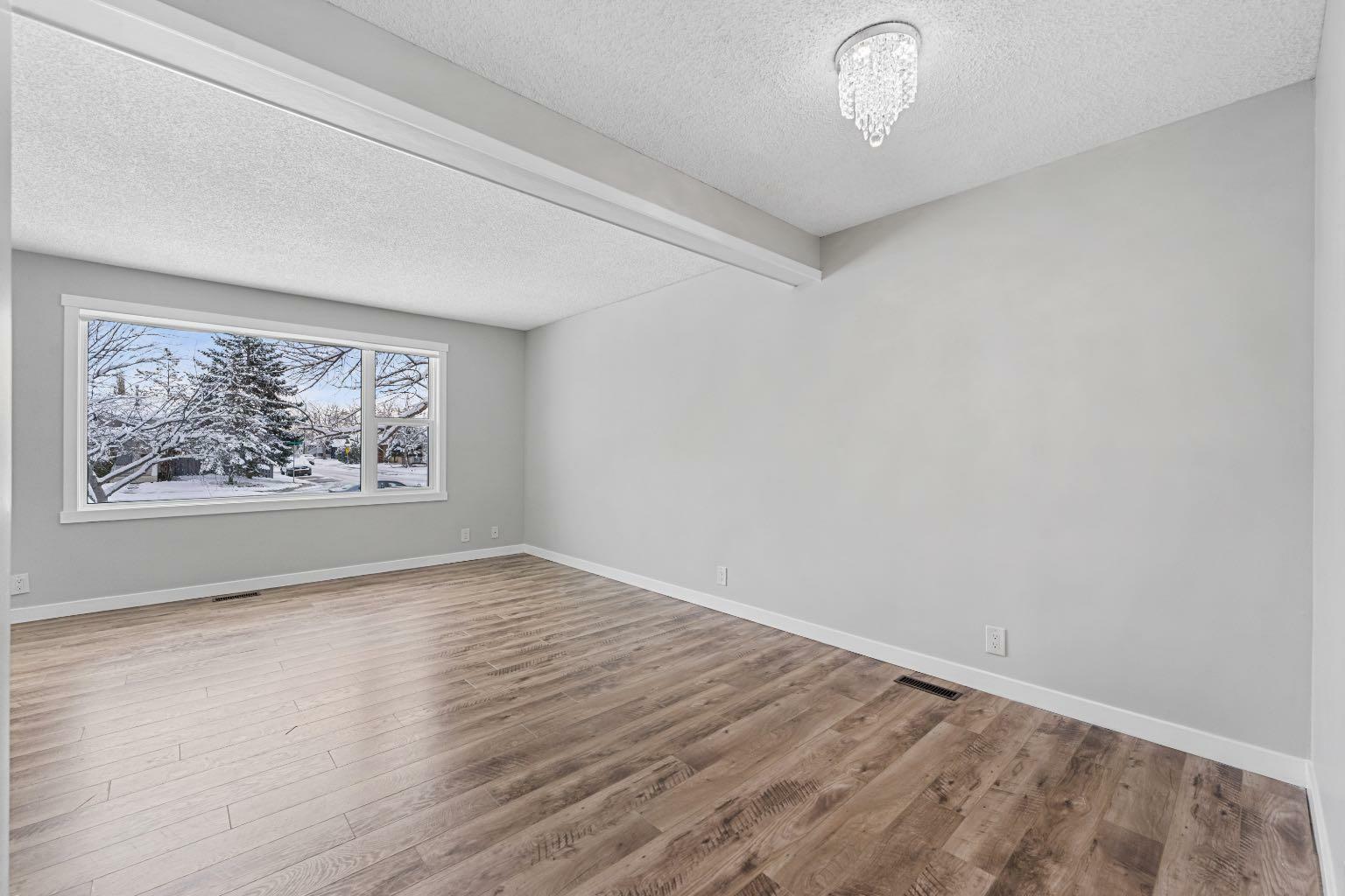 Property Photo:  1015 Riverbend Drive SE  AB T2C 3R9 