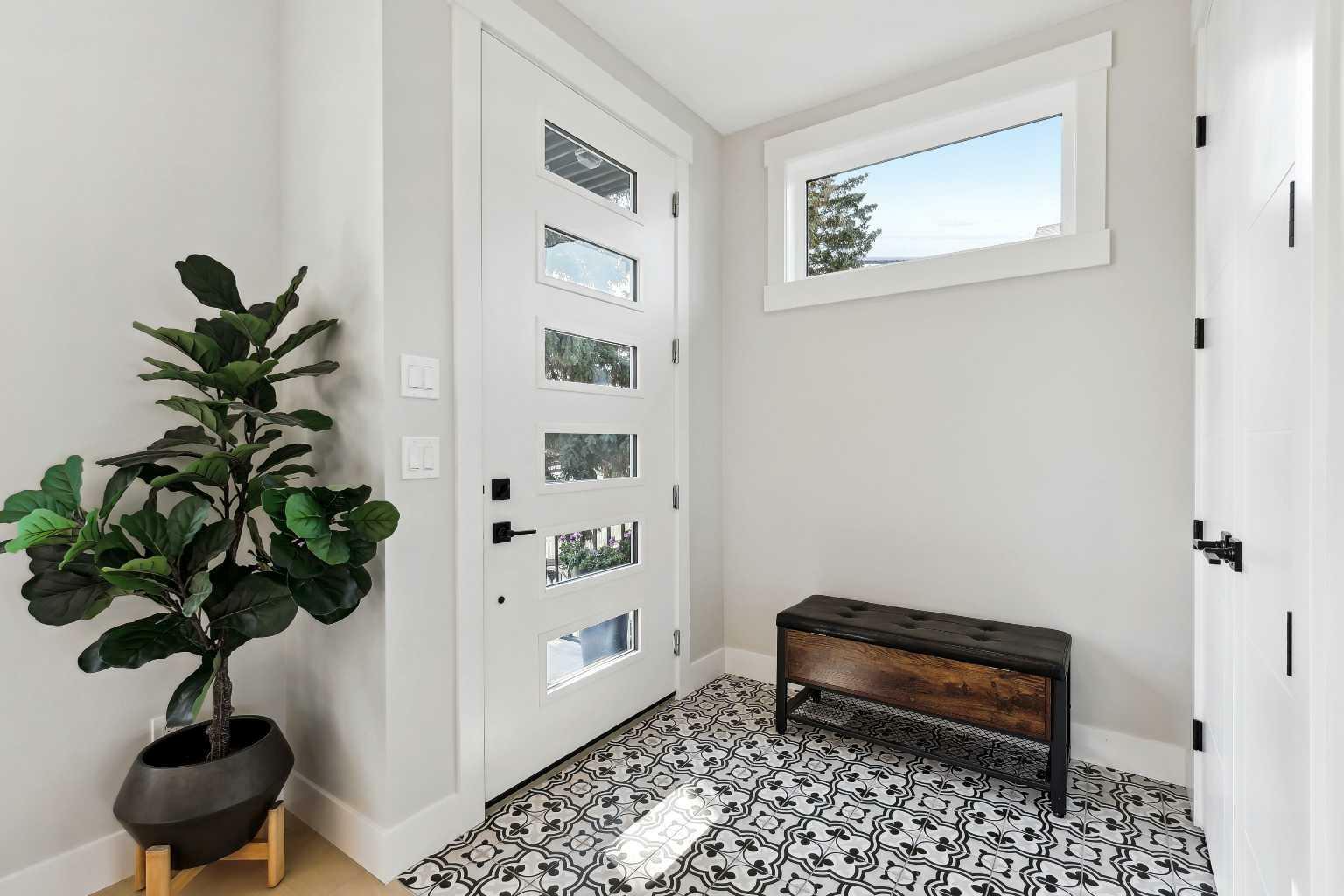 Property Photo:  1411 41 Street SW  AB T3C 1X7 