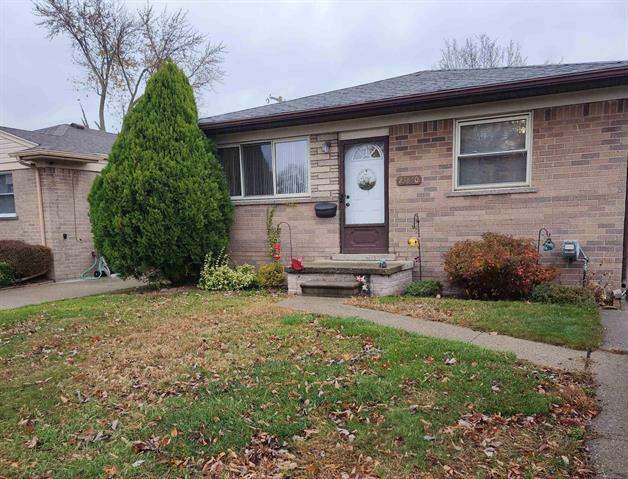 23860 Winifred Avenue  Warren MI 48091 photo