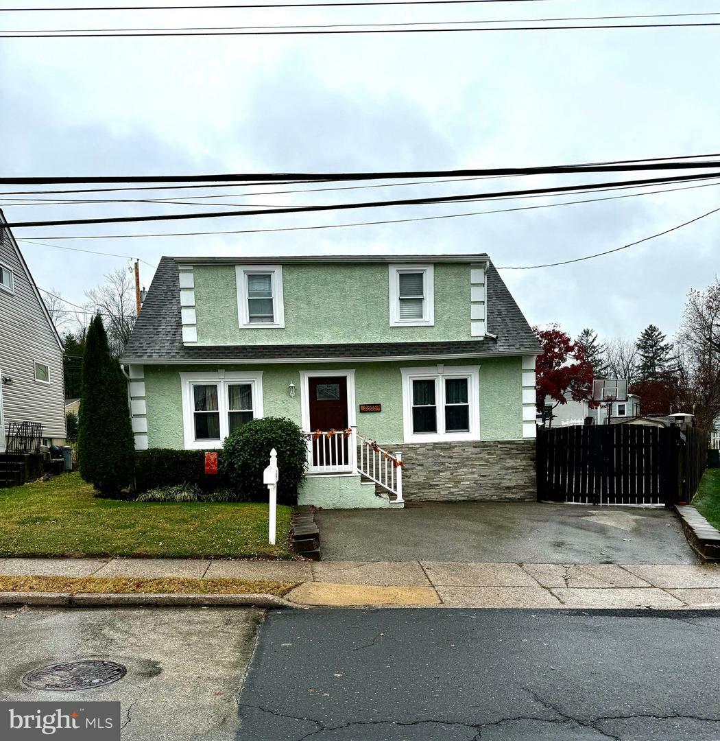 Property Photo:  2806 Meyer Avenue  PA 19038 