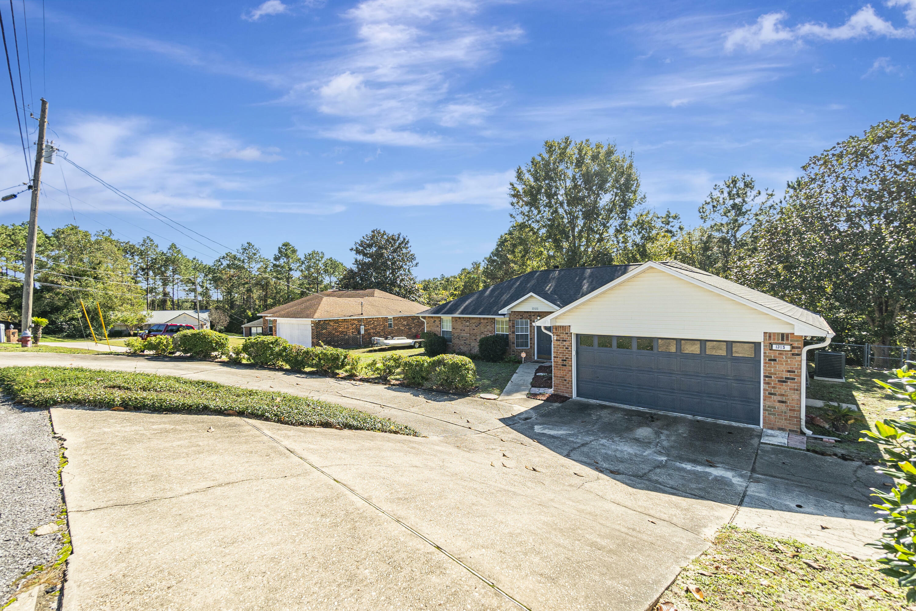 Property Photo:  1315 Jeffreyscot Drive  FL 32536 