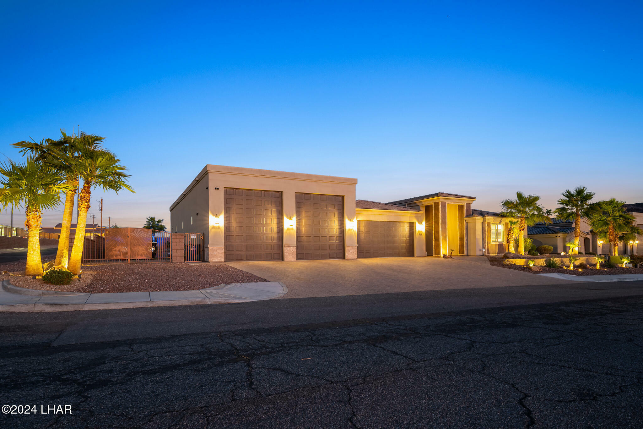 Property Photo:  1170 Powell Dr  AZ 86406 