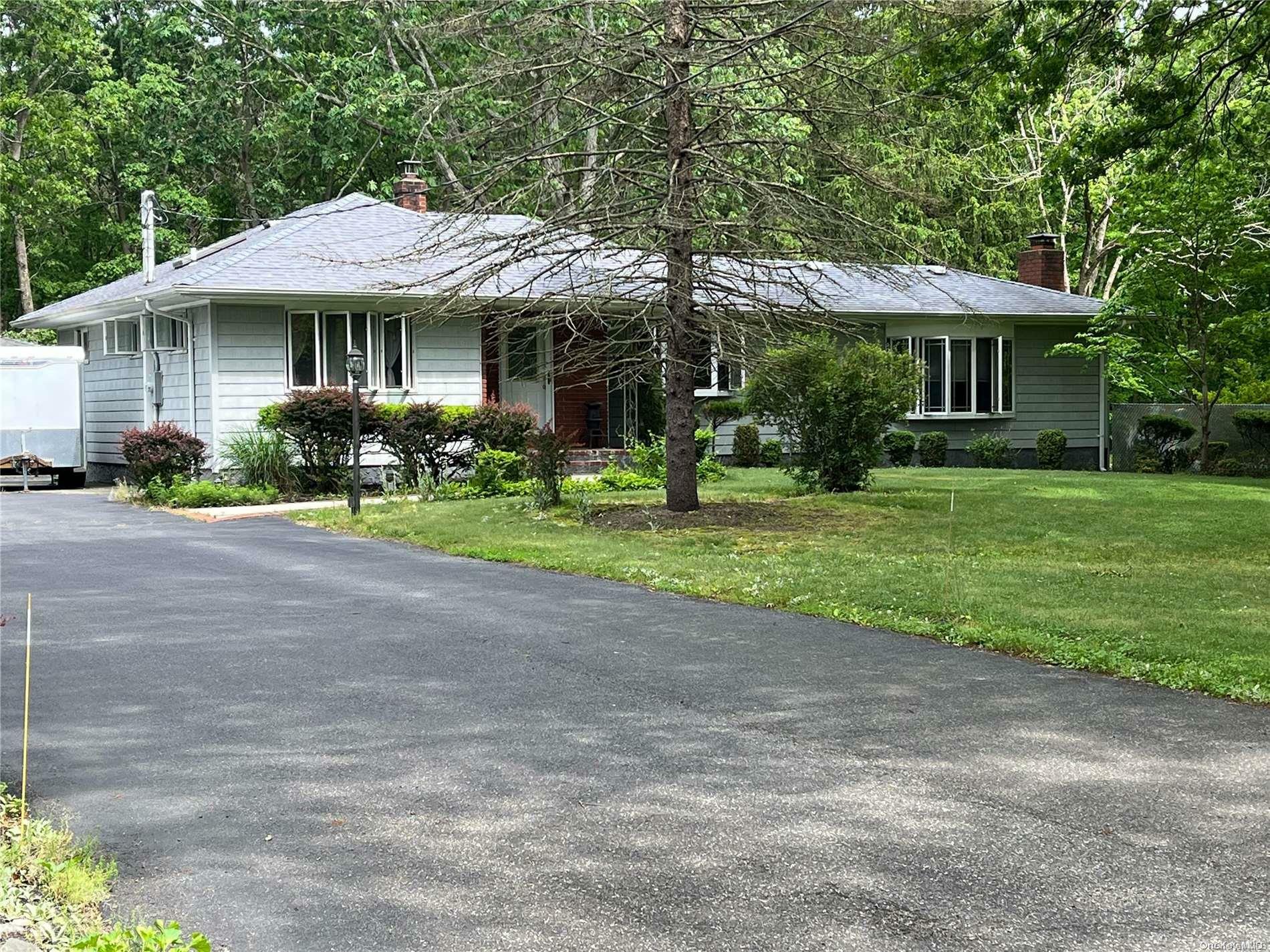 Property Photo:  27 Crescent Bow  NY 11961 