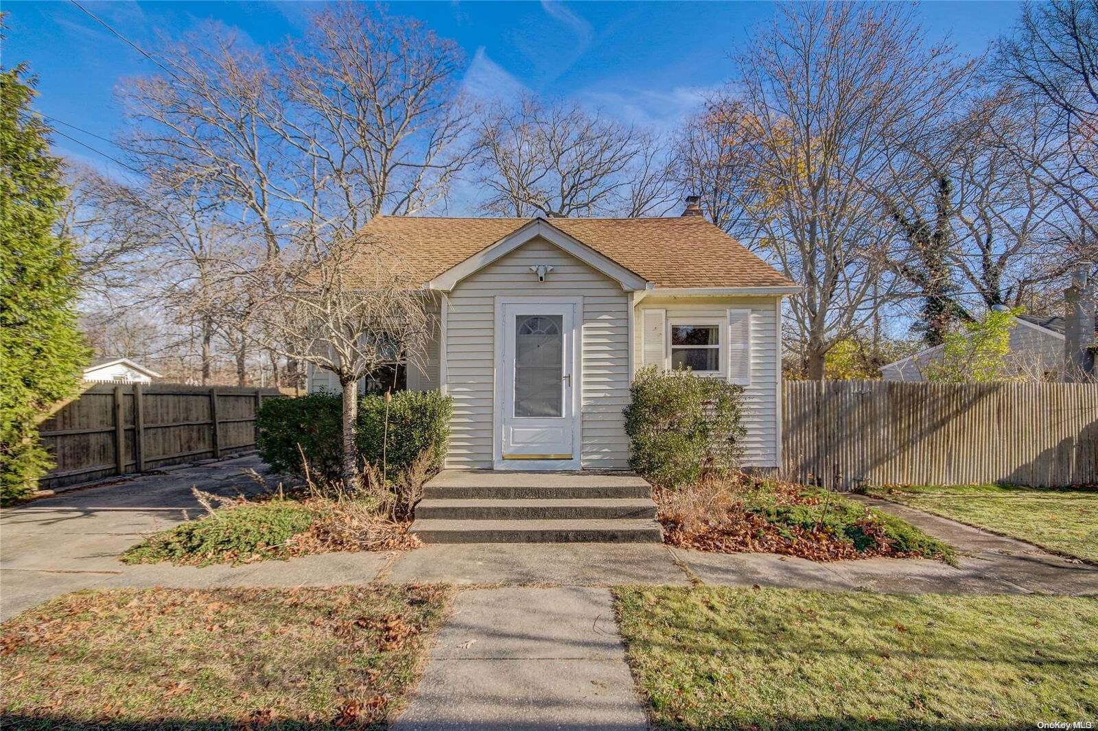 Property Photo:  71 Whittier Drive  NY 11951 