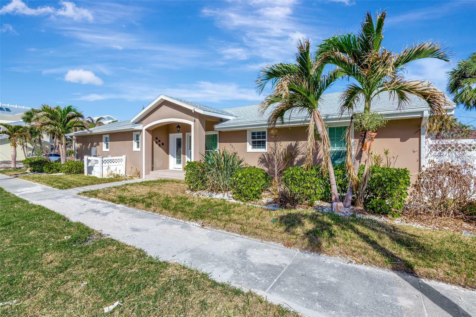 921 Eldorado Avenue  Clearwater Beach FL 33767 photo