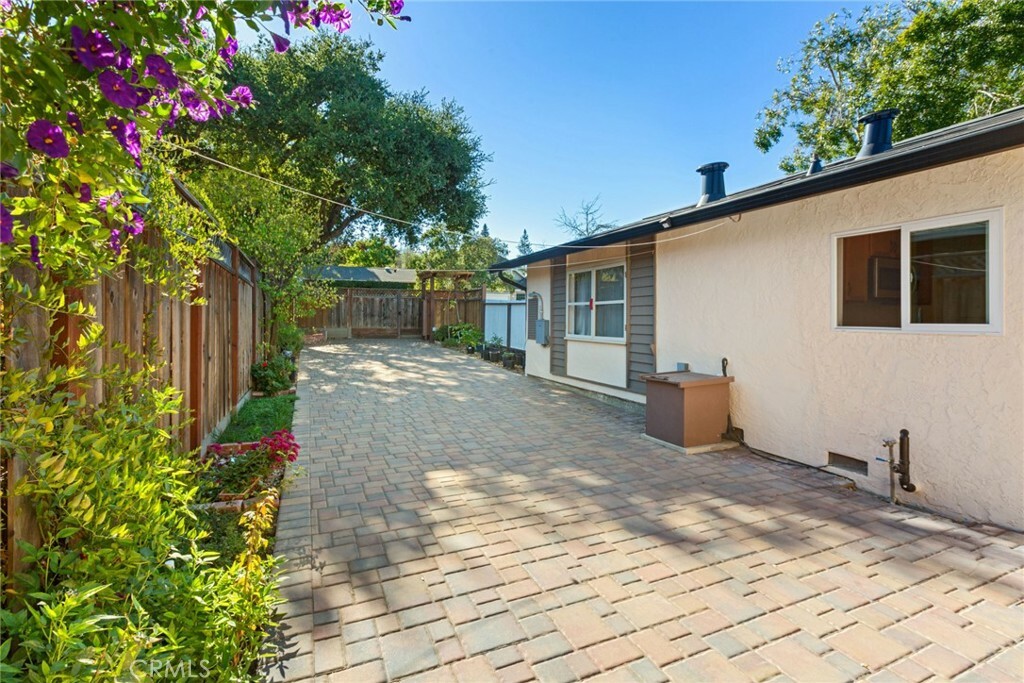 Property Photo:  3135 Alameda De Las Pulgas  CA 94025 