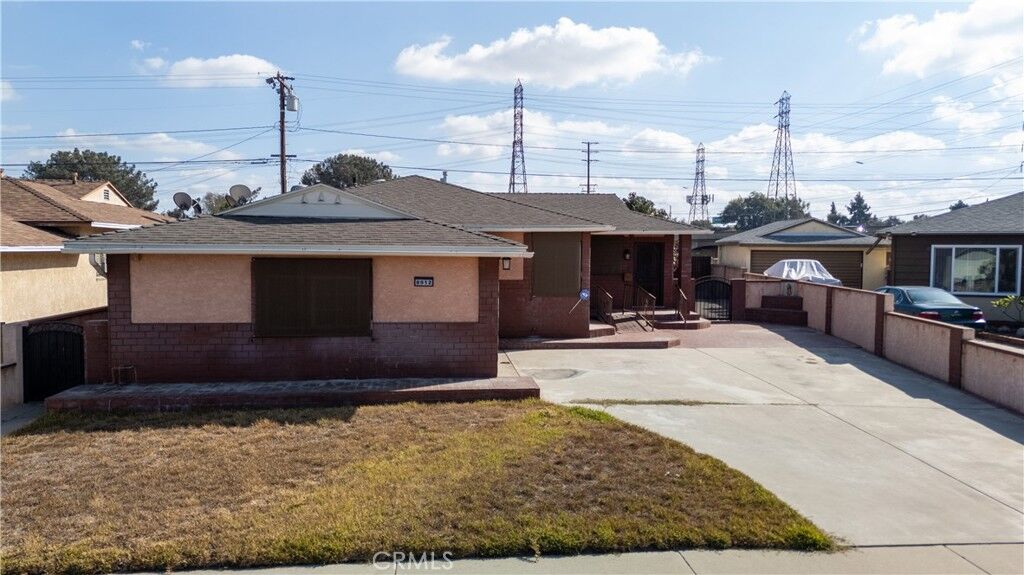 Property Photo:  8912 Pico Vista Road  CA 90660 