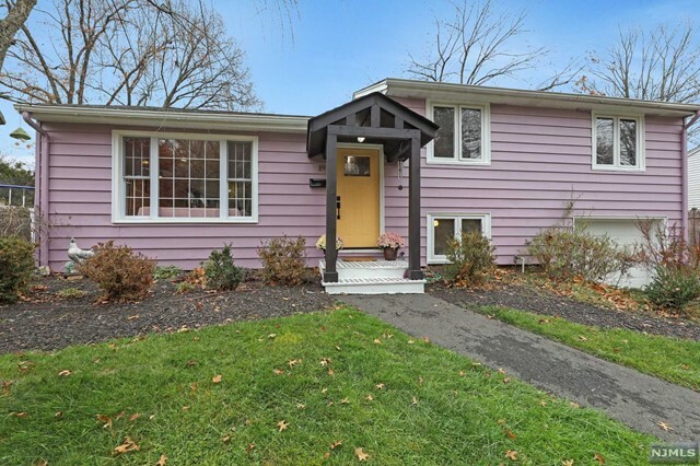 Property Photo:  89 Birch Street  NJ 07624 